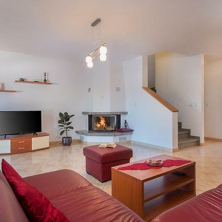 Ferienhaus Mary Ližnjan 외부 사진