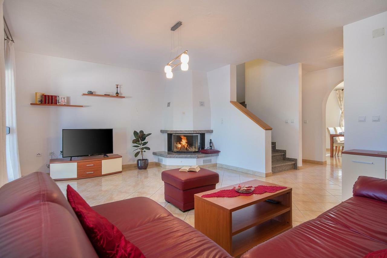 Ferienhaus Mary Ližnjan 외부 사진